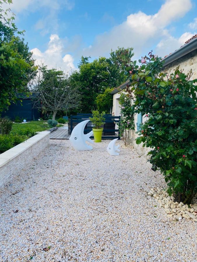 La Chaumeauniere Bed & Breakfast Aigrefeuille-d'Aunis Bagian luar foto