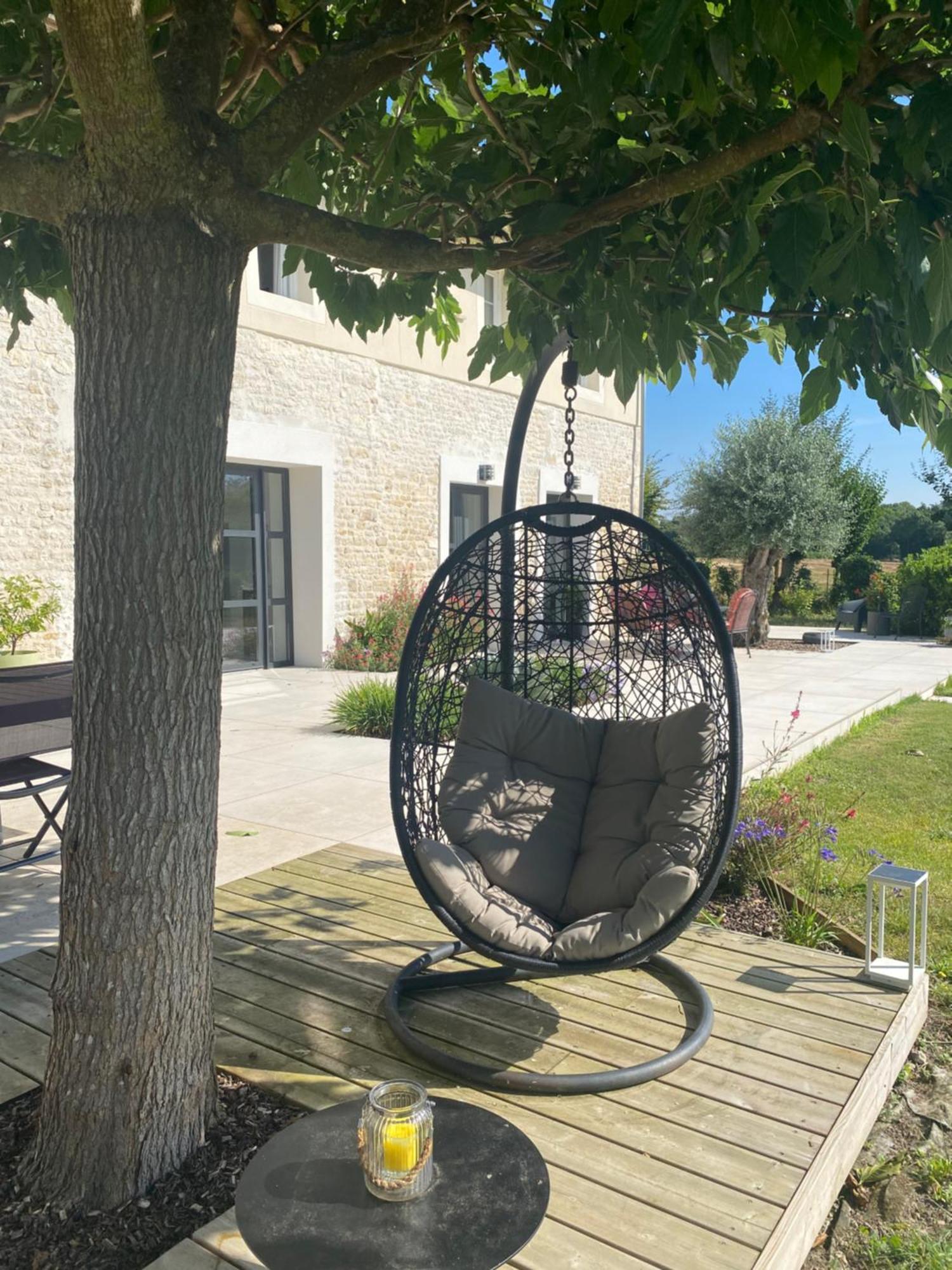 La Chaumeauniere Bed & Breakfast Aigrefeuille-d'Aunis Bagian luar foto