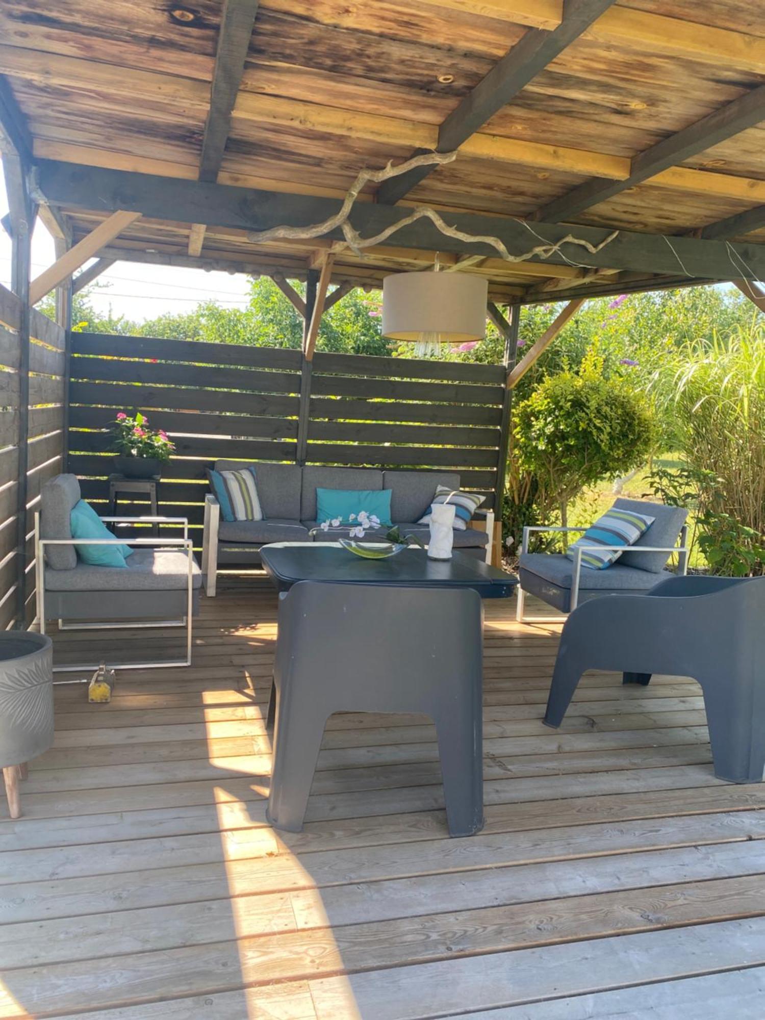 La Chaumeauniere Bed & Breakfast Aigrefeuille-d'Aunis Bagian luar foto