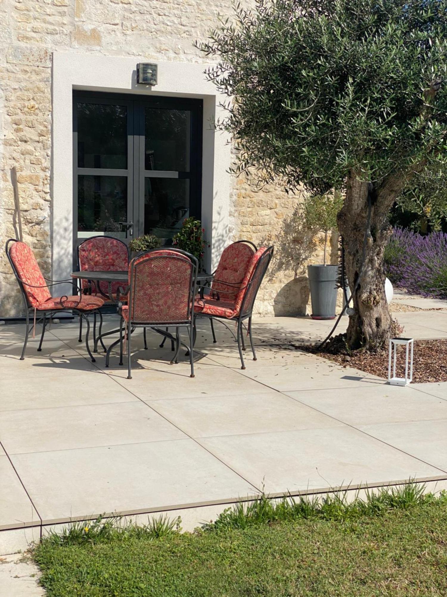 La Chaumeauniere Bed & Breakfast Aigrefeuille-d'Aunis Bagian luar foto