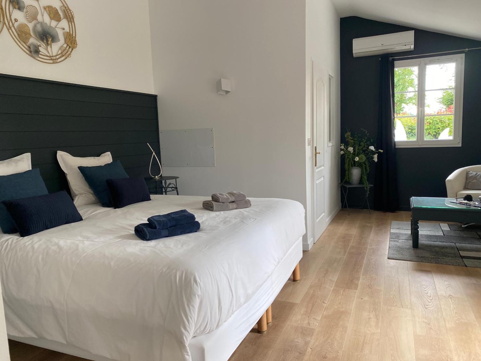 La Chaumeauniere Bed & Breakfast Aigrefeuille-d'Aunis Bagian luar foto