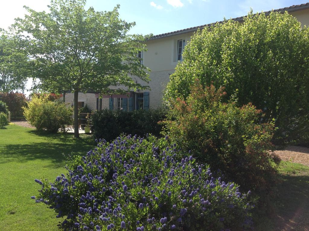 La Chaumeauniere Bed & Breakfast Aigrefeuille-d'Aunis Bagian luar foto