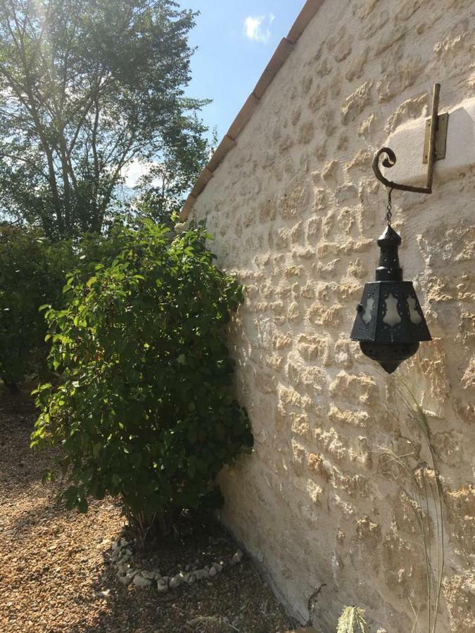 La Chaumeauniere Bed & Breakfast Aigrefeuille-d'Aunis Bagian luar foto